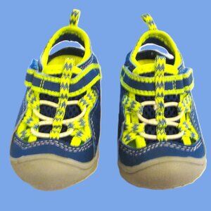 Size 3 Carter's childs breathable velco closure breathable cutout back tennis sh